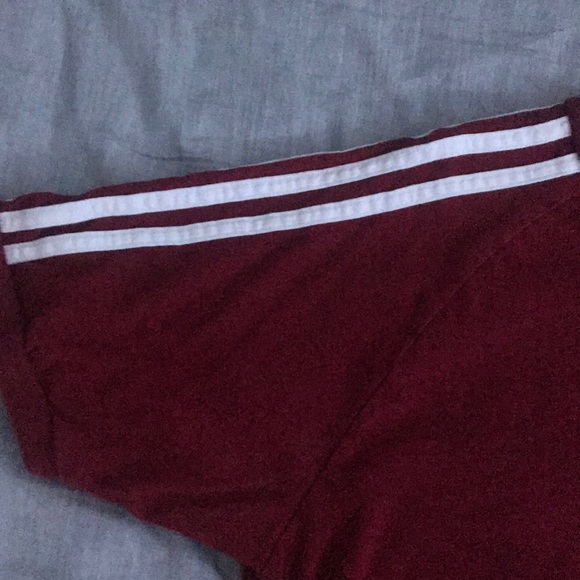 maroon adidas shirt - Picture 2 of 4